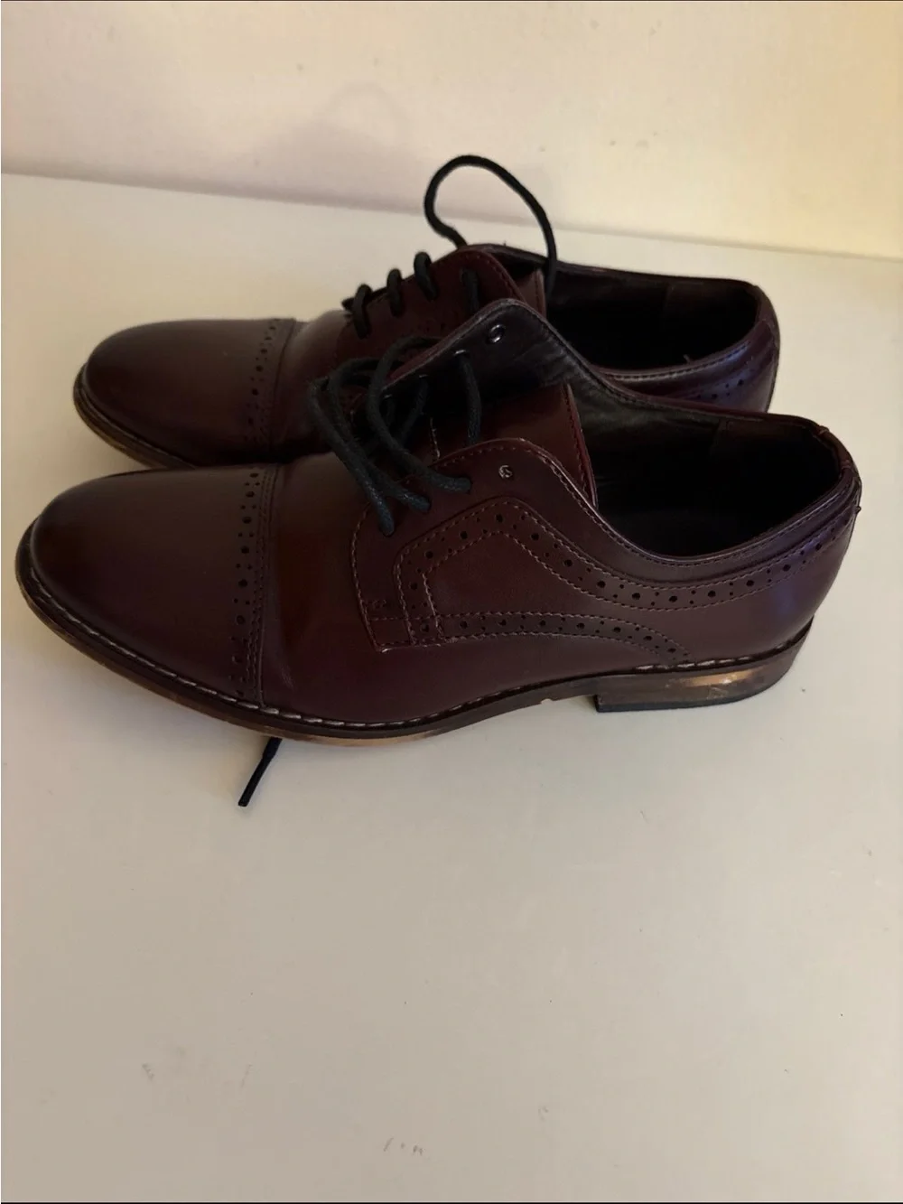 Clarks Men's Burgundy Leather Derby Shoes